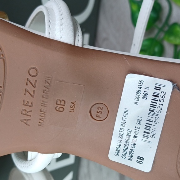 Arezzo Napa Capri White Sandal NIB - Picture 7 of 9